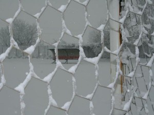 Neve sui campi di calcio sondriesi e campionati sospesi